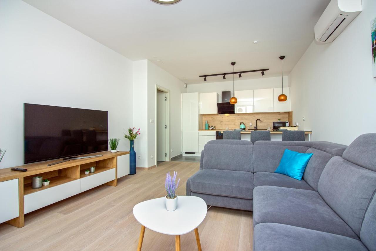 Apartamento Sky Di Mare - Free Private Garage Split Exterior foto